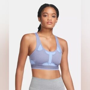 Nike Swoosh UltraBreathe Women's Medium-Support Non-Padded Sports Bra